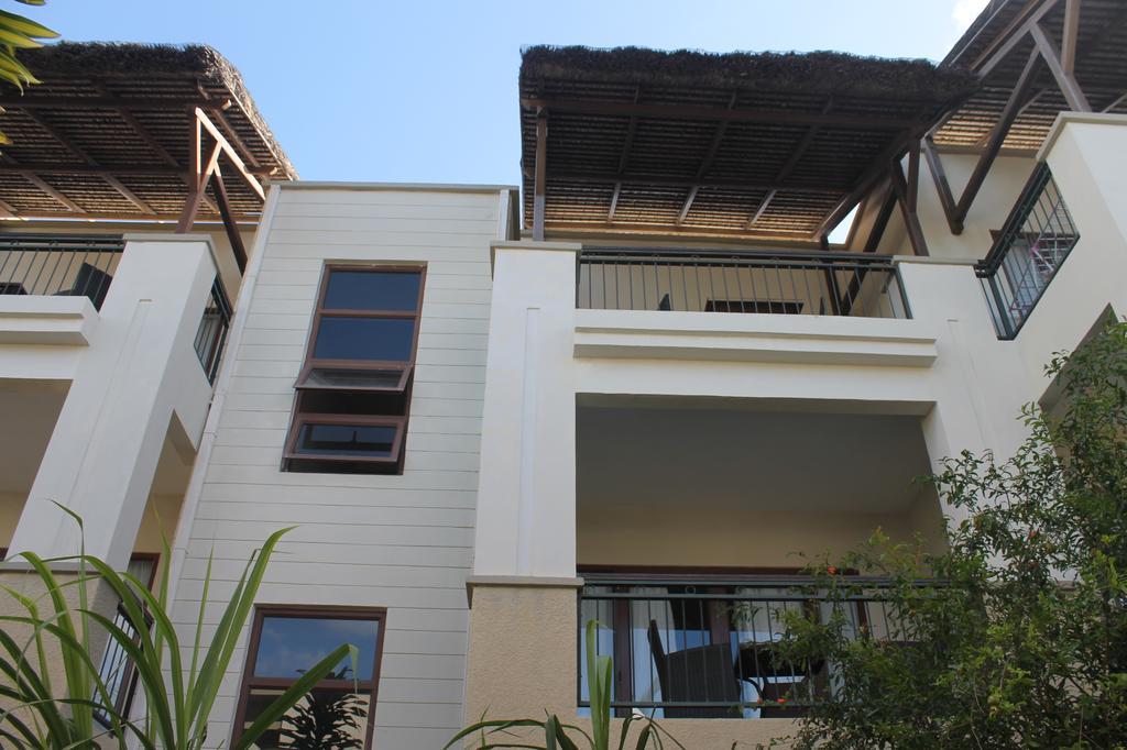 Grand Bay Suites Exterior photo