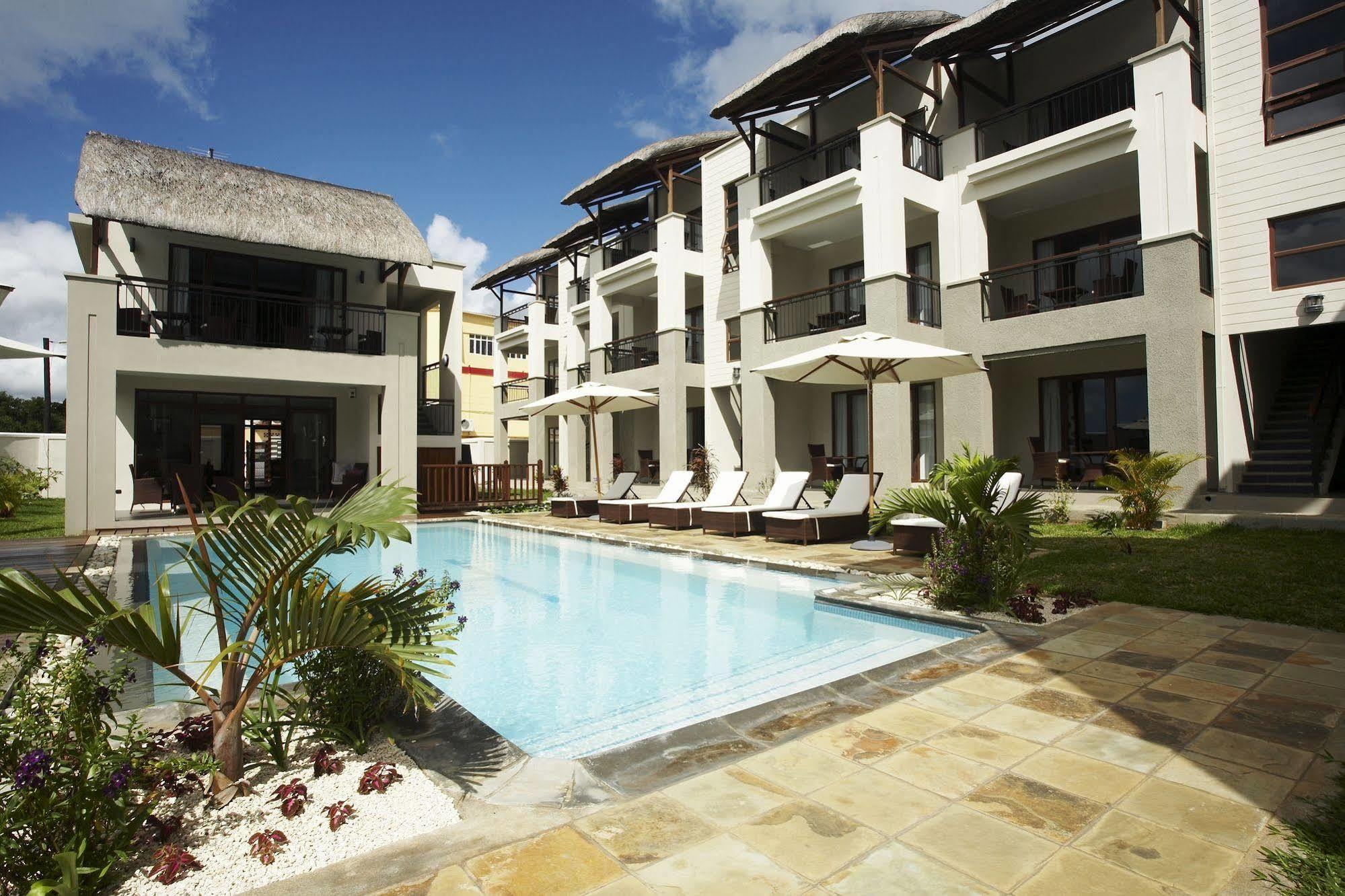 Grand Bay Suites Exterior photo