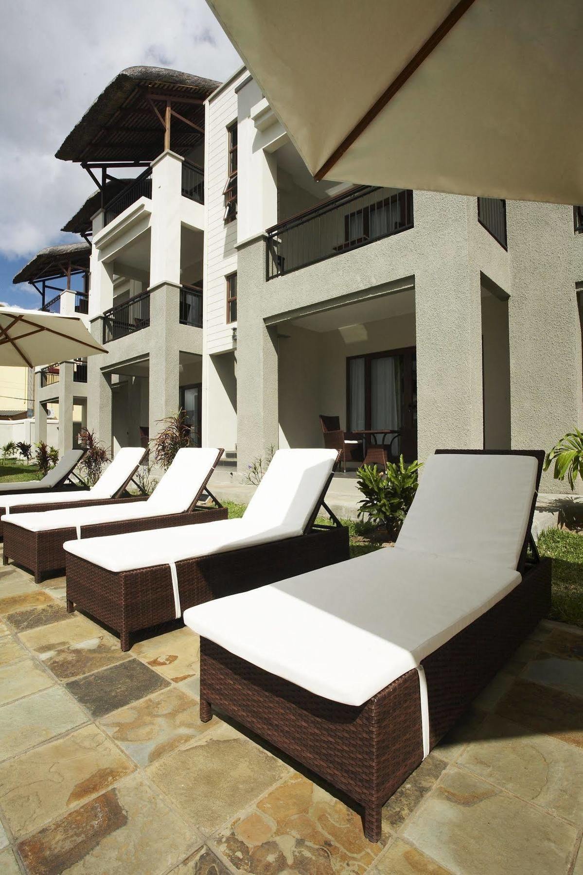 Grand Bay Suites Exterior photo