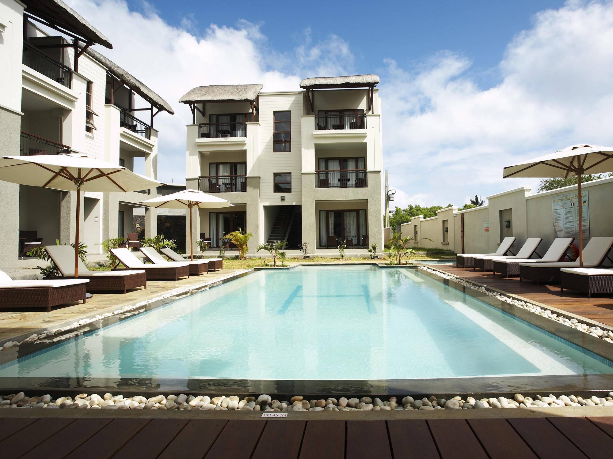 Grand Bay Suites Exterior photo