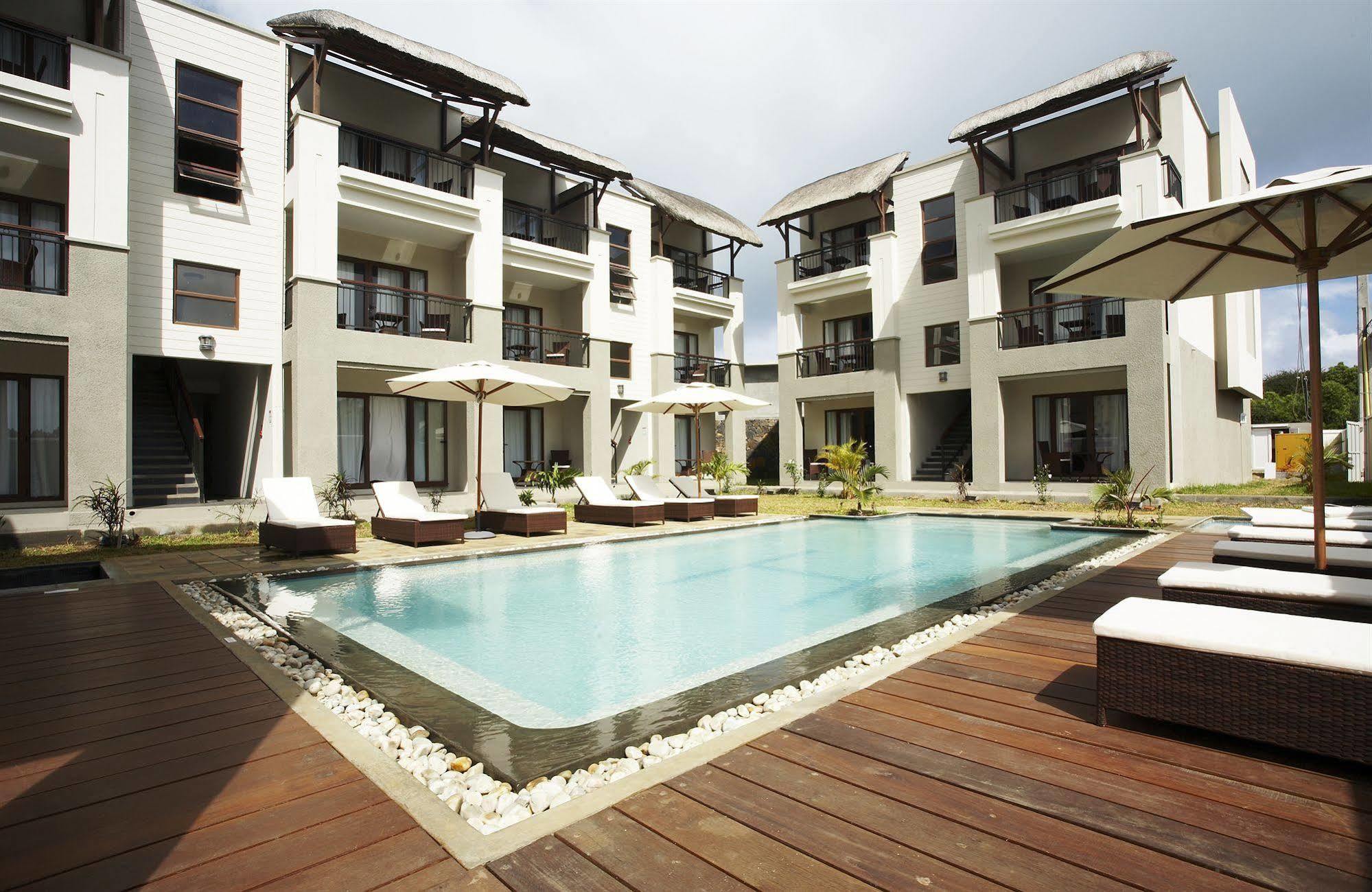 Grand Bay Suites Exterior photo